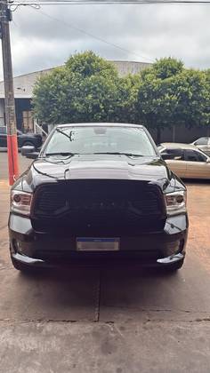 RAM CLASSIC 5.7 V8 GASOLINA LARAMIE NIGHT EDITION CD 4X4 AUTOMÁTICO RAM CLASSIC 5.7 V8 GASOLINA LARAMIE NIGHT EDITION CD 4X4 AUTOMÁTICO